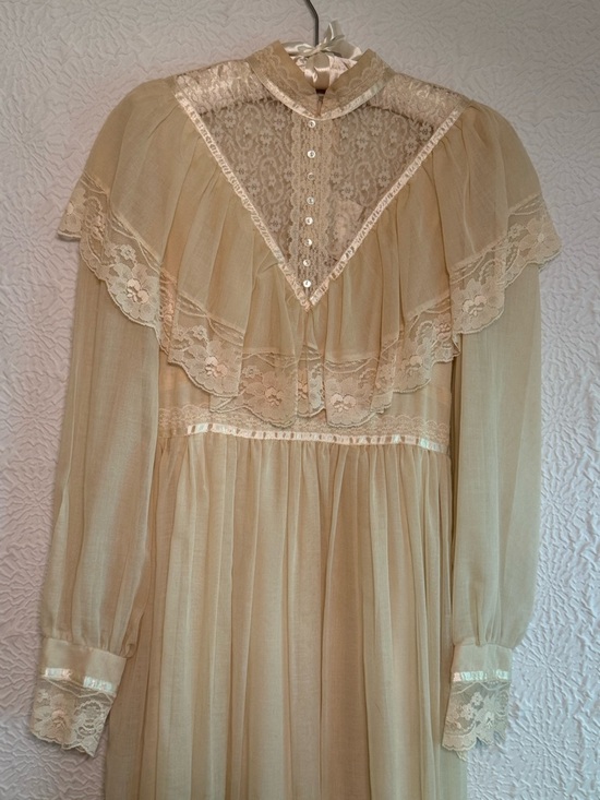 Jessica Mcclintock For Gunne Sax Dresses & Skirts - Gunne Sax Vintage Lace Trim Maxi Wedding Dress